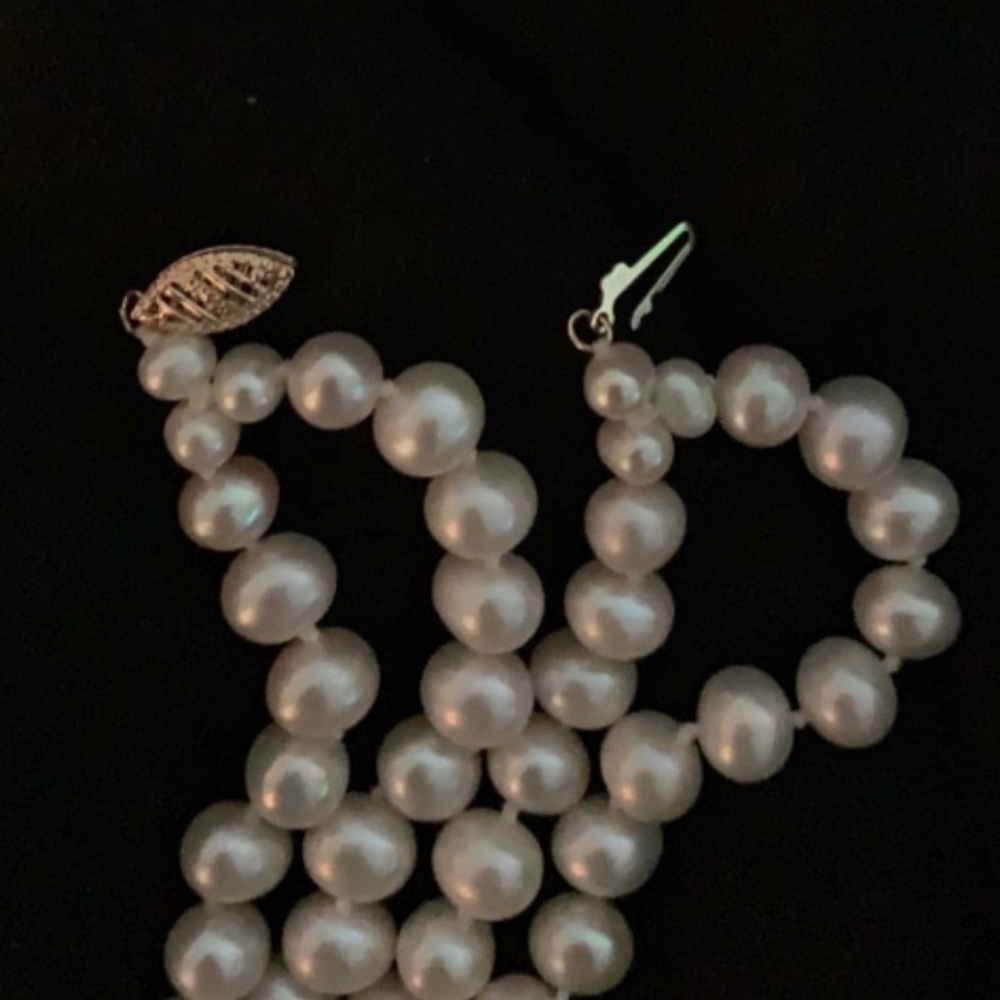 Gently Used Freshwater Pearl Necklace